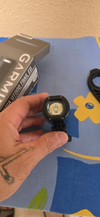Luz Garmin Varia UT800 Trail Ed.