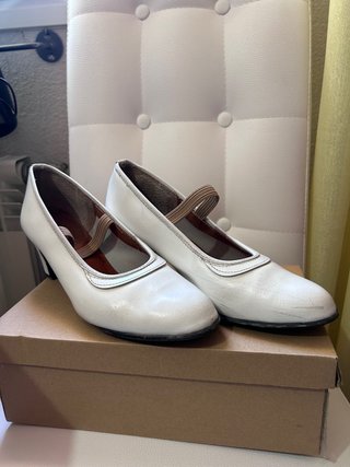 Zapatos de baile blancos