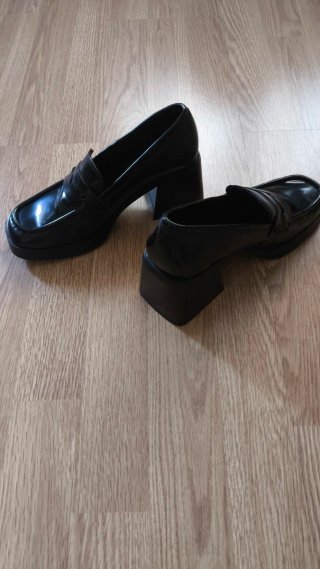 Zapatos de tacón negros talla 35