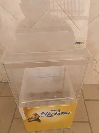 Vitrina expositora cucuruchos y otra pequeña