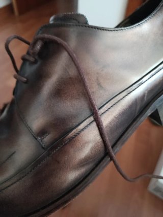Zapatos de vestir hombre marrones y dorados