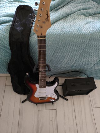 Guitarra Eléctrica con Amplificador