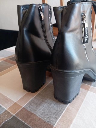 Botines negros tacón talla 41