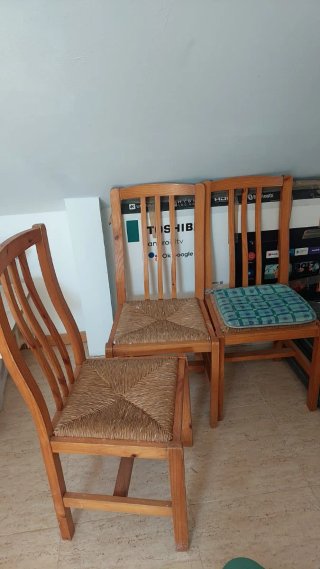 Juego de 3 sillas de madera