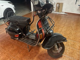 Vespa 200 Scooter Negra