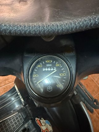 Vespa 200 Scooter Negra