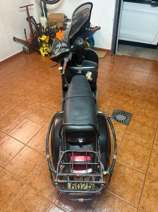 Vespa 200 Scooter Negra
