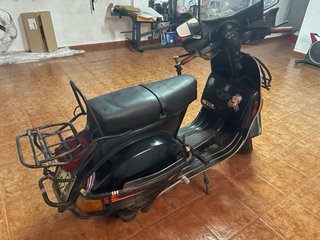 Vespa 200 Scooter Negra