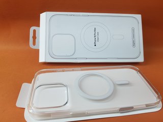 Funda iPhone 16 Pro MagSafe Transparente