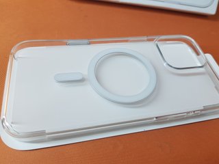 Funda iPhone 16 Pro MagSafe Transparente