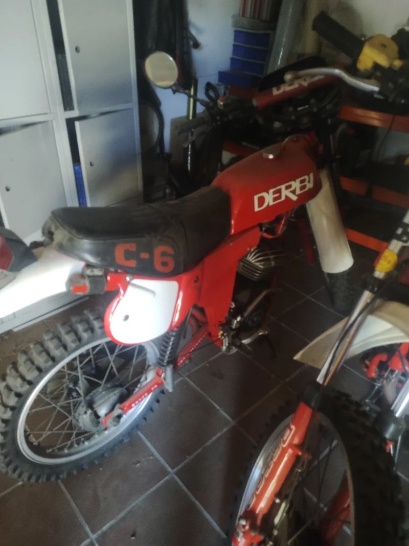 Derbi C-6 74 Enduro Roja y Blanca