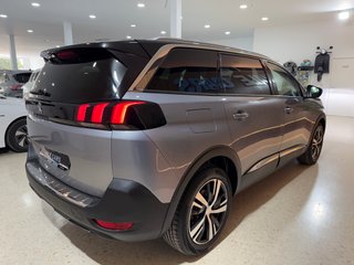 Peugeot 5008 2021