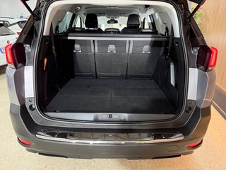 Peugeot 5008 2021
