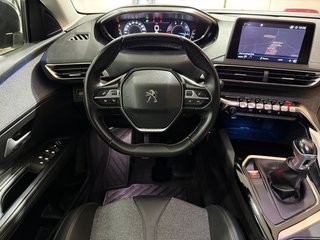 Peugeot 5008 2021