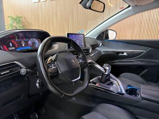 Peugeot 5008 2021