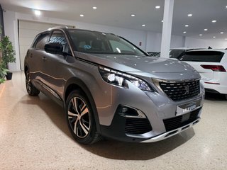 Peugeot 5008 2021