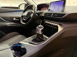 Peugeot 5008 2021