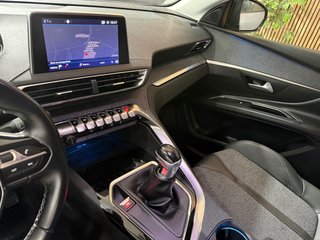 Peugeot 5008 2021