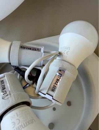 Lampadario moderno design bianco e acciaio