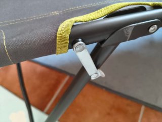 Cama plegable portátil negra y verde