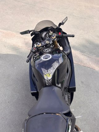 Suzuki GSXR 600 Negra 2005 en perfecto estado