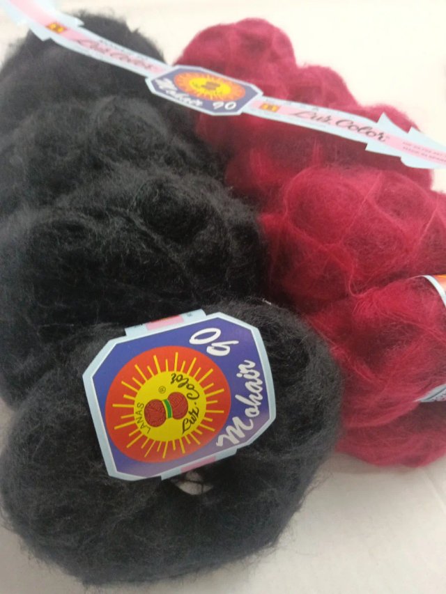 Lote 10 ovillos Mohair 90 fucsia y negro