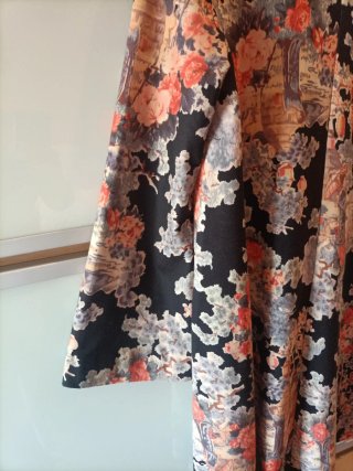 Vestido estampado floral cuello alto