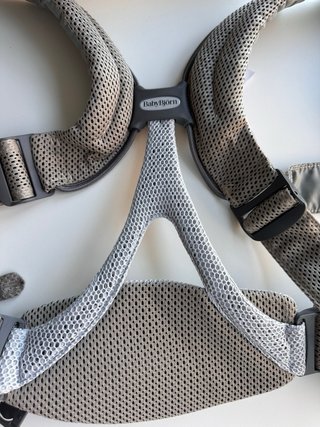 Mochila Porteo BabyBjorn Move Beige
