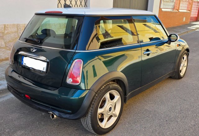 MINI Cooper British Racing Green