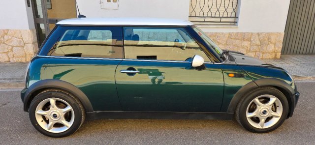 MINI Cooper British Racing Green