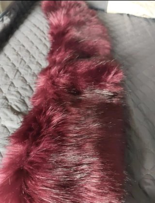 Vestido burdeos midi con piel sintética