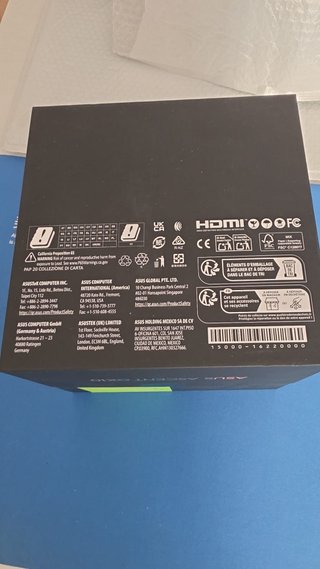 ASUS Ascent GX10 (similar a nVidia Spark)
