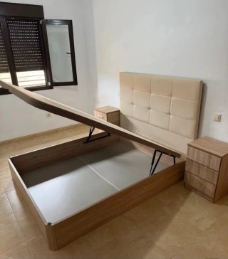 Canapé cama blanco con cabecero