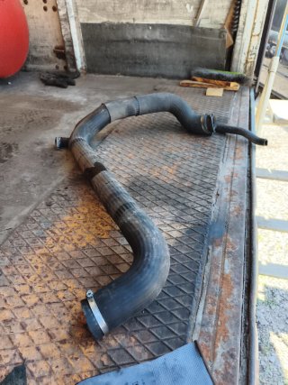 Se vende Manguera radiador agua Mercedes