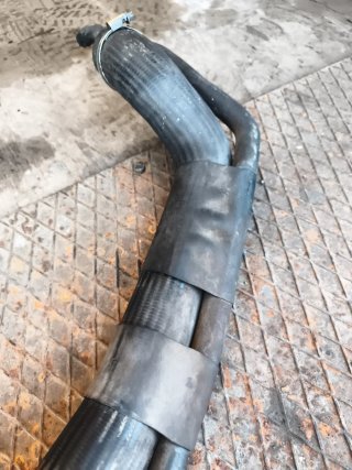 Se vende Manguera radiador agua Mercedes