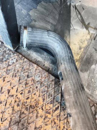 Se vende Manguera radiador agua Mercedes