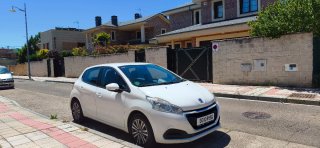 Peugeot 208 con pegatina C