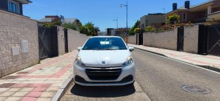 Peugeot 208 con pegatina C