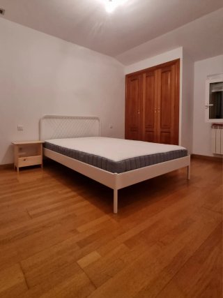 Estructura Cama + Colchón IKEA 140x200