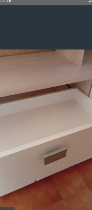 Mueble auxiliar blanco y beige