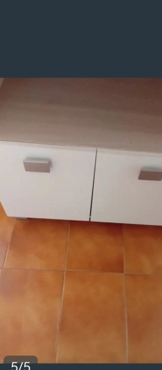 Mueble auxiliar blanco y beige