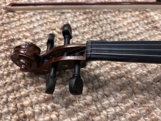 Violín 1/2 con fundo y arco