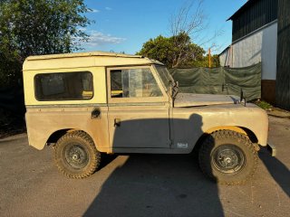 Land Rover Santa 2