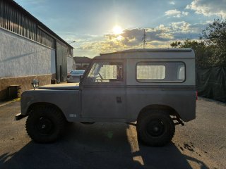 Land Rover Santa 2