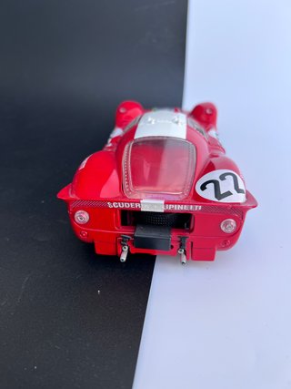 Ferrari 330 P4 1/18 Universal Hobbies