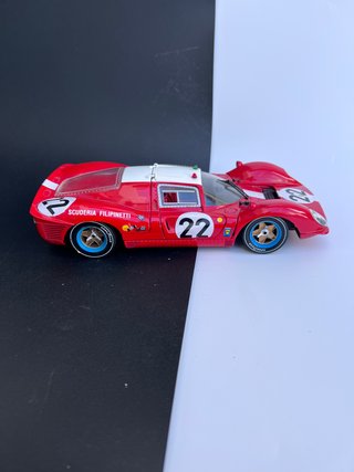 Ferrari 330 P4 1/18 Universal Hobbies