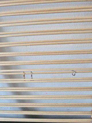 Expositor pendientes artesanal madera
