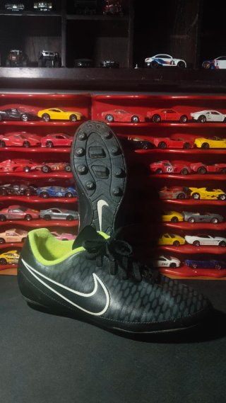 Nike Magista