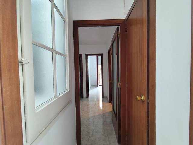 Piso en venta en Sants en Barcelona - Imagen 2