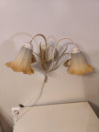 Lámpara de pared flor beige y amarilla